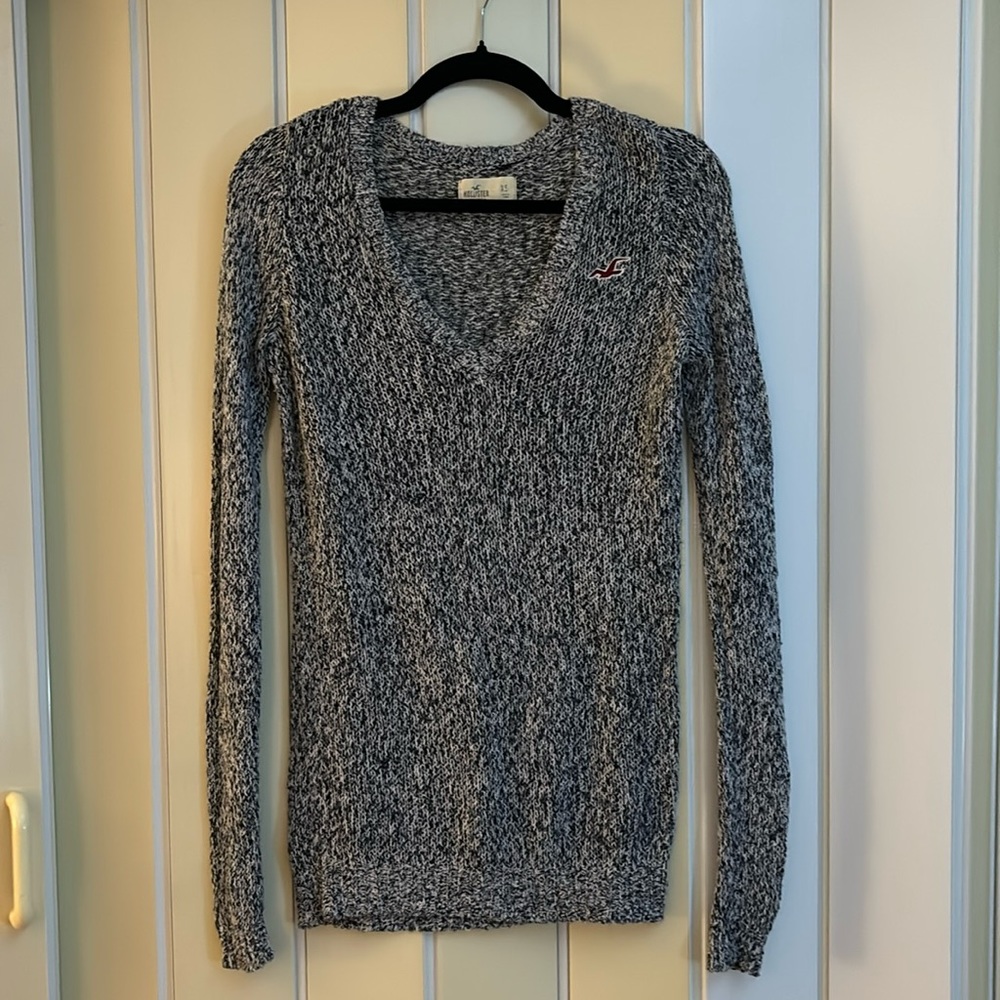 Hollister grey light knit pullover sweater, size XS
